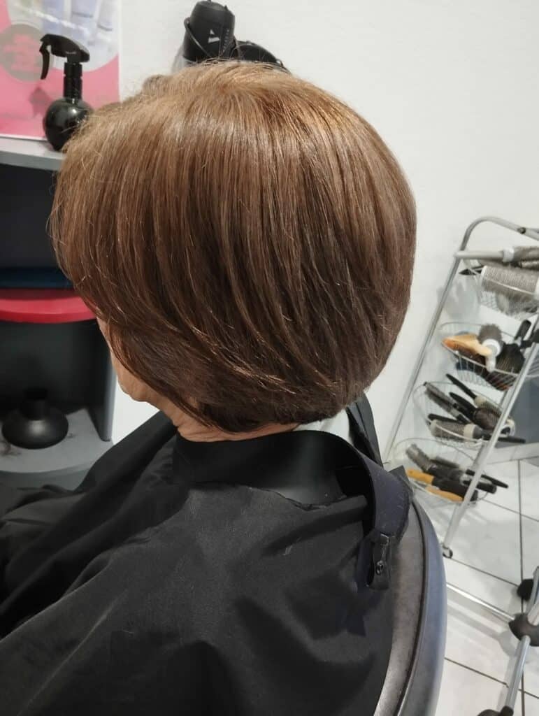 cheveux-mi-court-brun