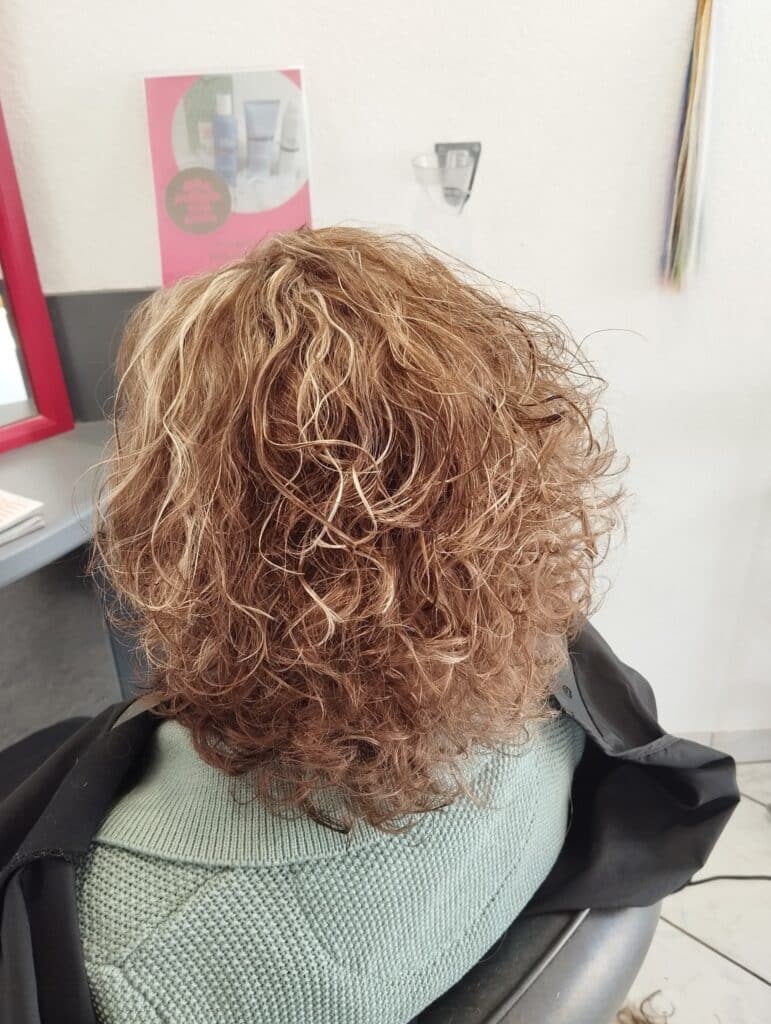 frisé-roux
