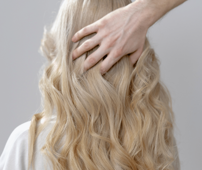 Coloration cheveux sur mesure adaptée au teint et au style